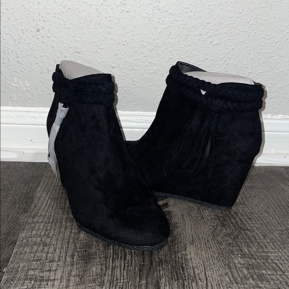 Chic Black Suede Ankle Booties- NWOT